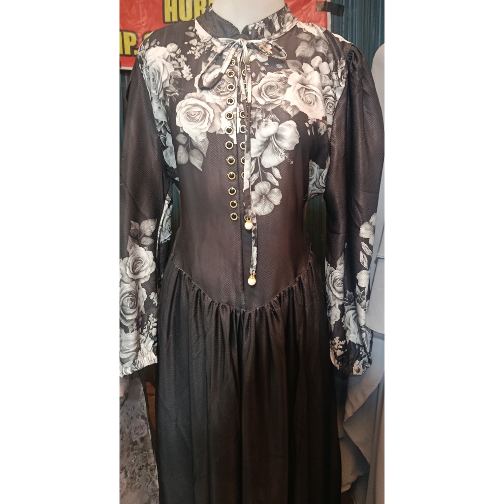 Gamis Wanita Twil Hitam Motif Bunga-Bunga
